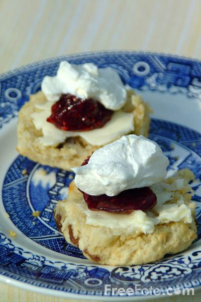 09_29_52---Scones--Jam-and-Cream_web