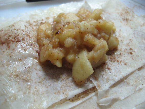 preparing apple pouches